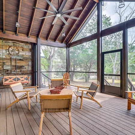 Riverfront Fishers Paradise In Florida With Dock!